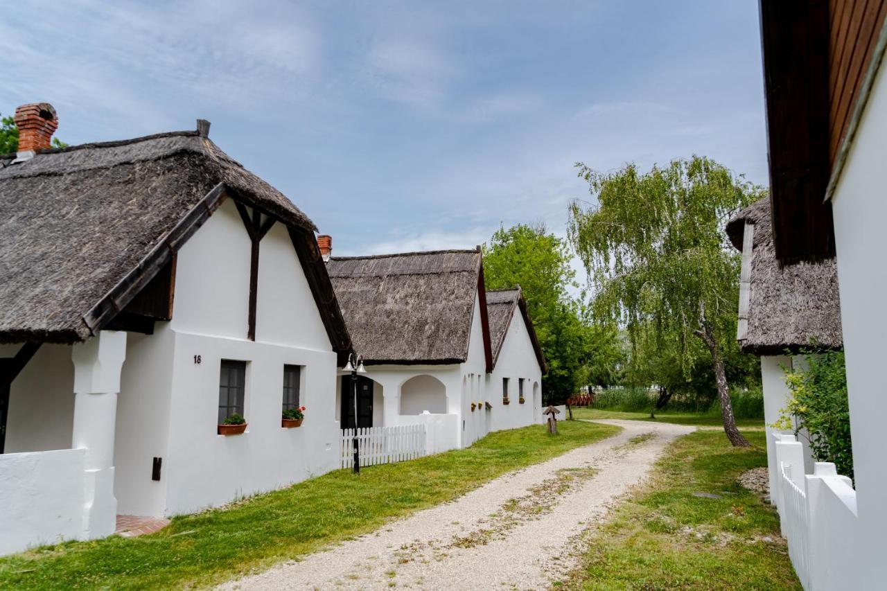 Bohem Birtok Es Csarda Hotel Zamardi Luaran gambar