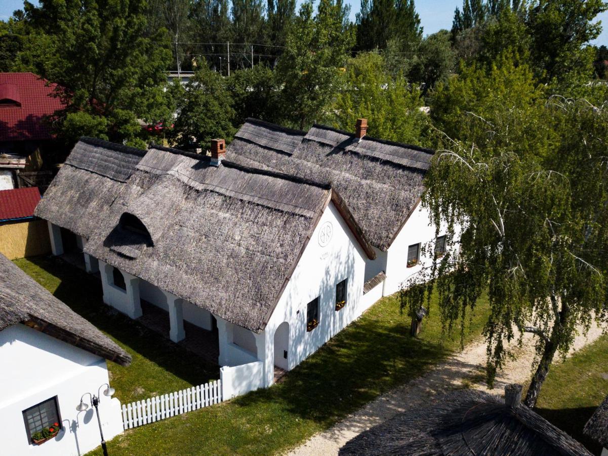 Bohem Birtok Es Csarda Hotel Zamardi Luaran gambar