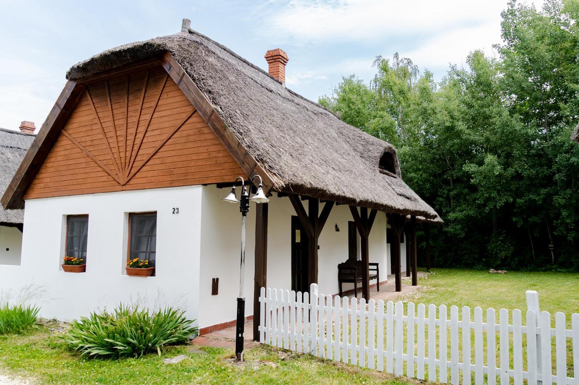 Bohem Birtok Es Csarda Hotel Zamardi Luaran gambar