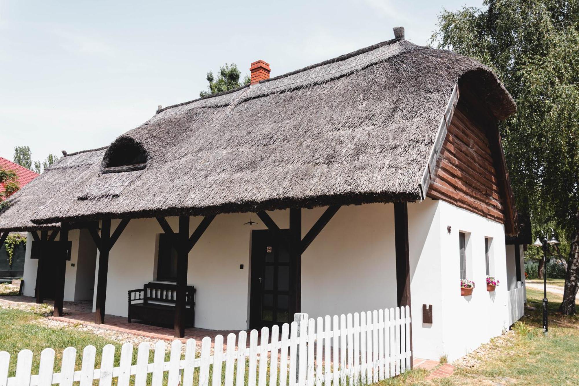 Bohem Birtok Es Csarda Hotel Zamardi Luaran gambar