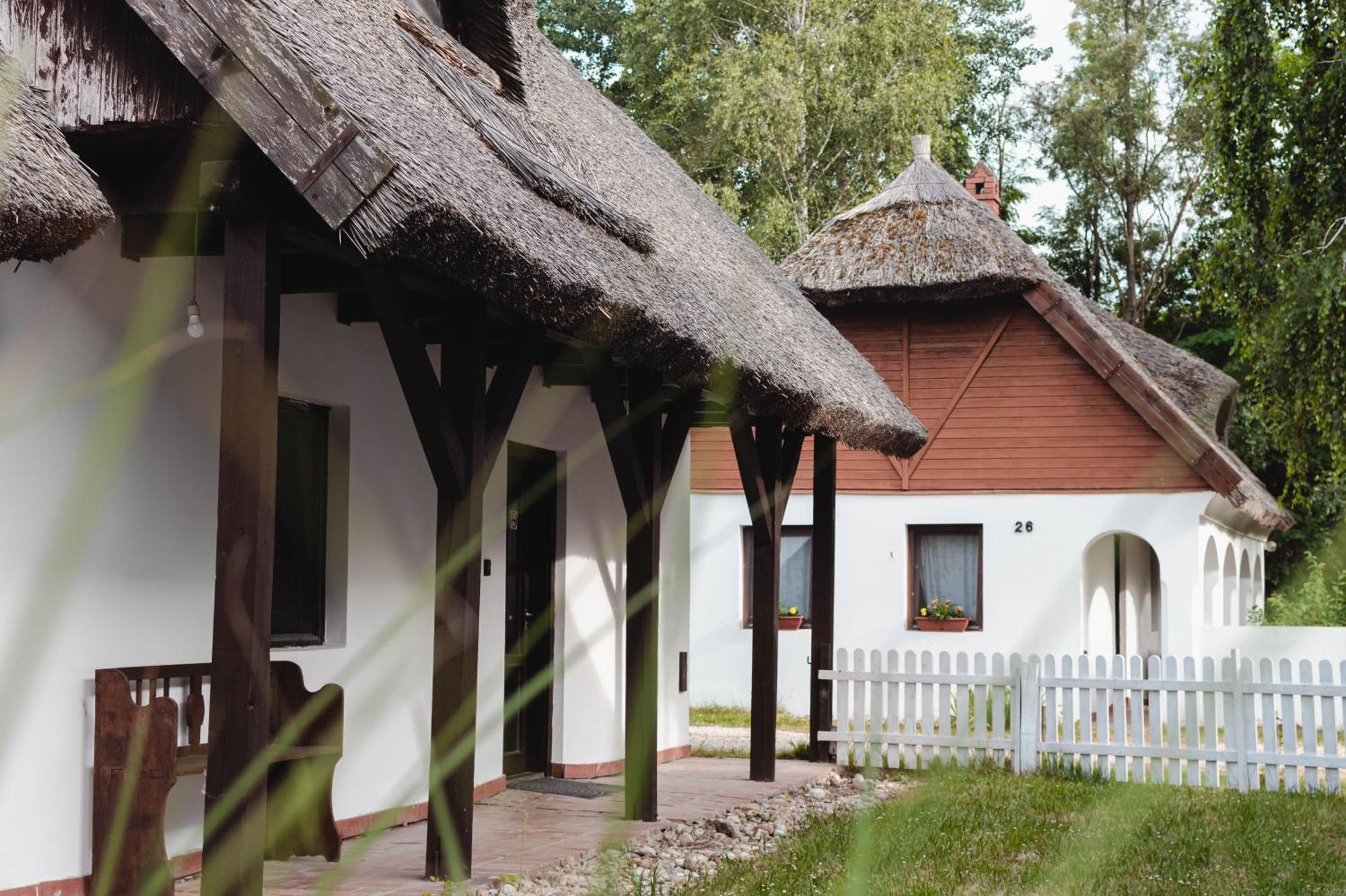 Bohem Birtok Es Csarda Hotel Zamardi Luaran gambar