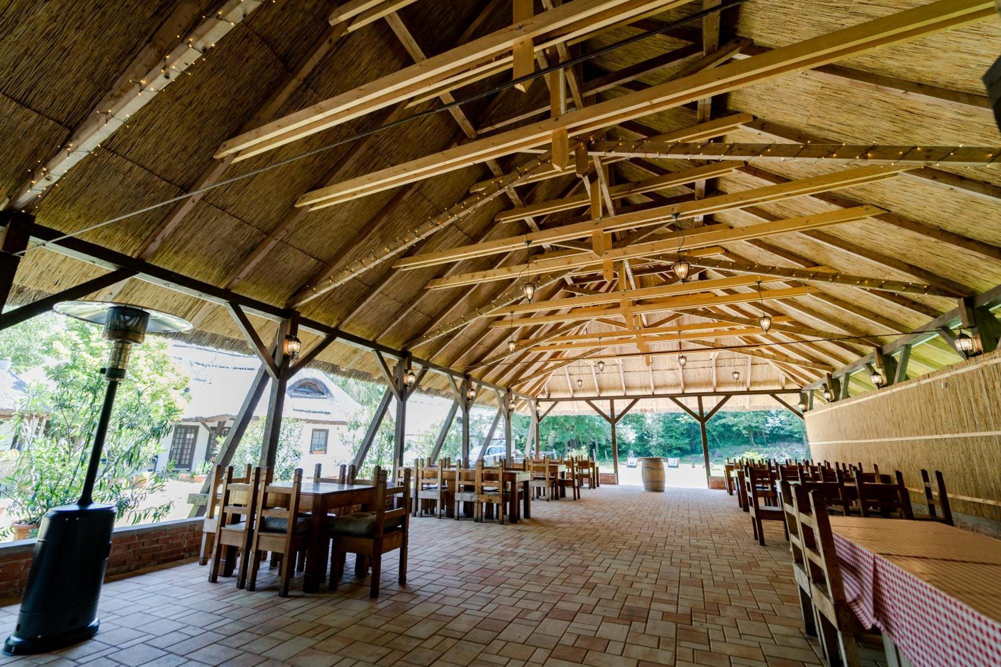 Bohem Birtok Es Csarda Hotel Zamardi Luaran gambar