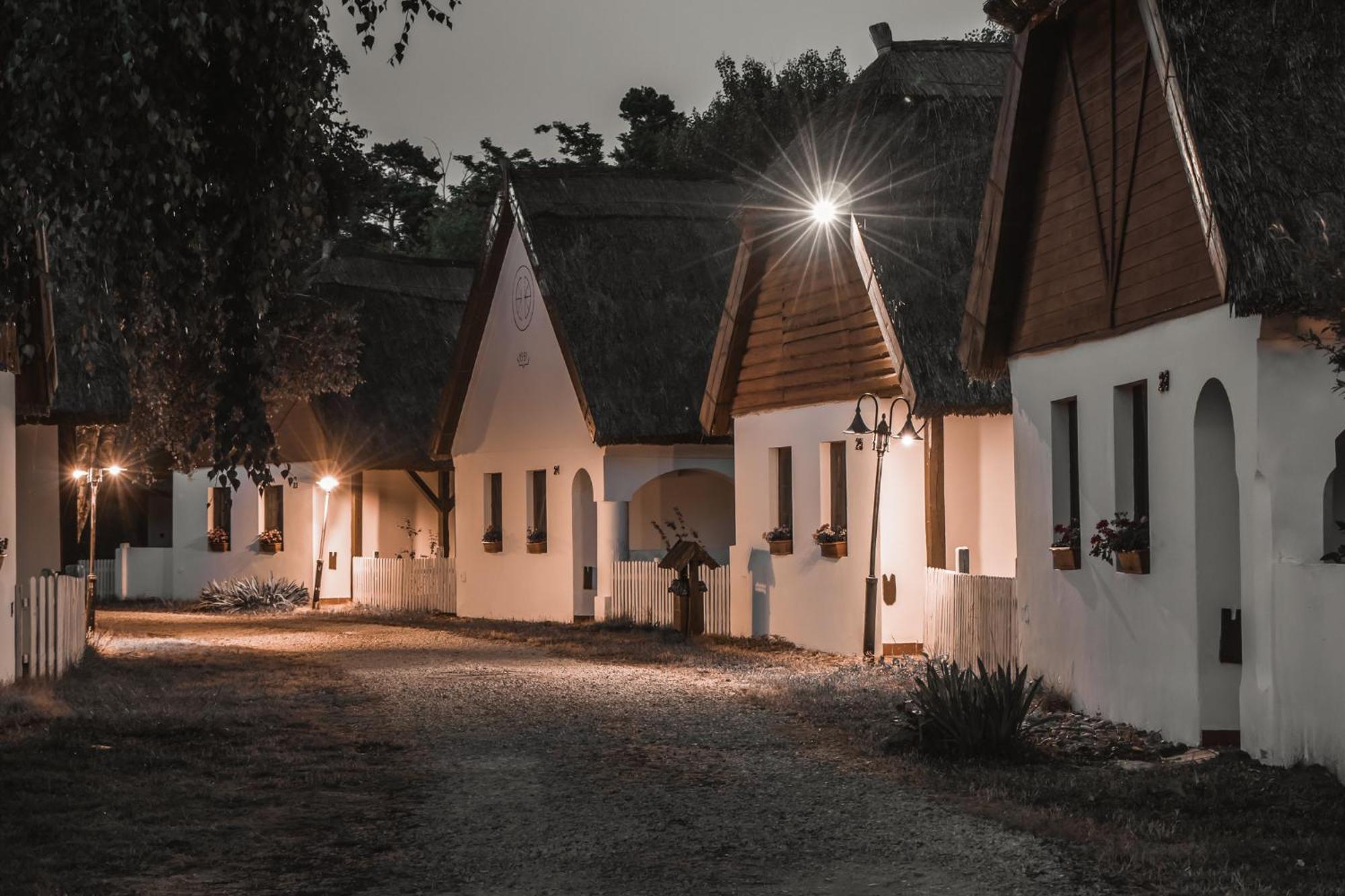 Bohem Birtok Es Csarda Hotel Zamardi Luaran gambar