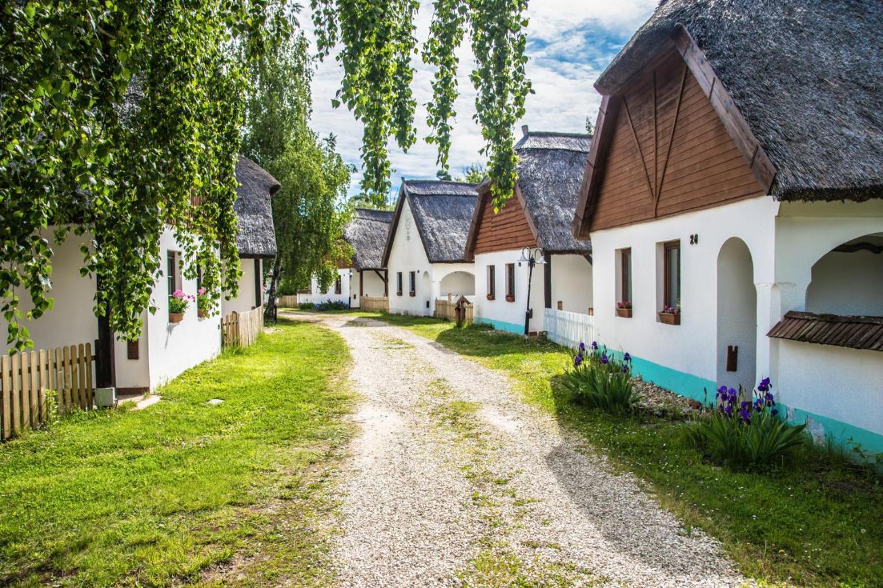 Bohem Birtok Es Csarda Hotel Zamardi Luaran gambar