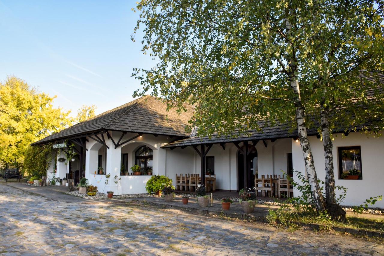 Bohem Birtok Es Csarda Hotel Zamardi Luaran gambar
