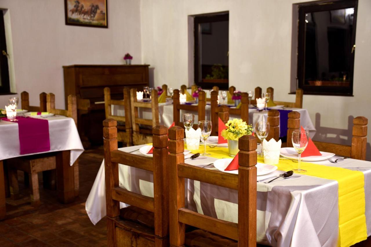Bohem Birtok Es Csarda Hotel Zamardi Luaran gambar
